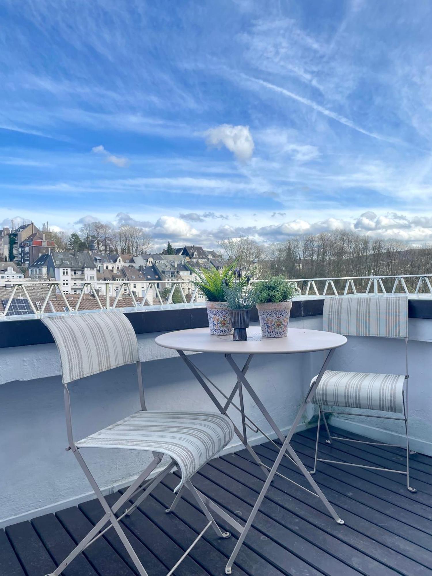 Helle Altbauwohnung Mit Balkon Im Briller Viertel وبرتال المظهر الخارجي الصورة