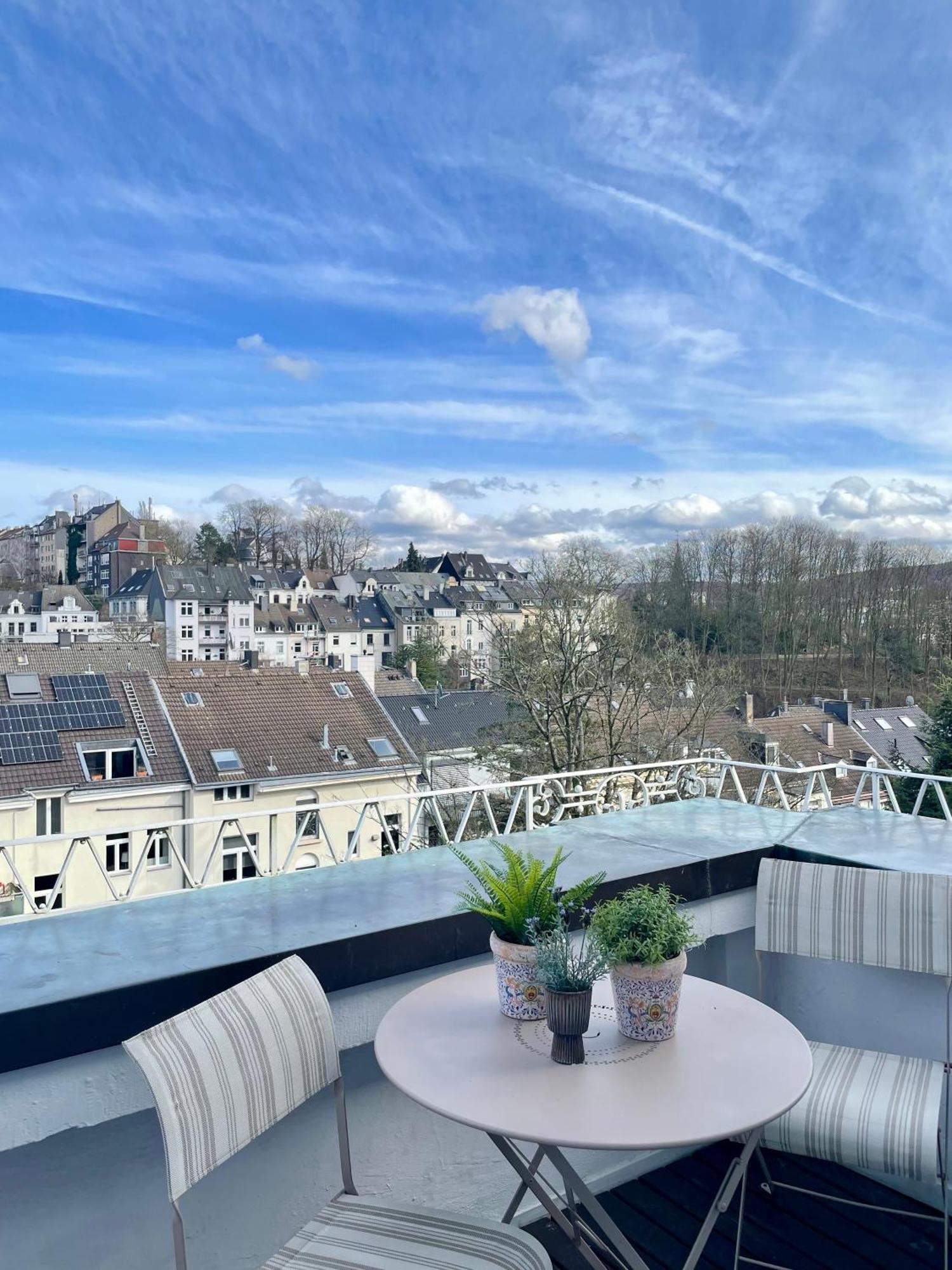 Helle Altbauwohnung Mit Balkon Im Briller Viertel وبرتال المظهر الخارجي الصورة